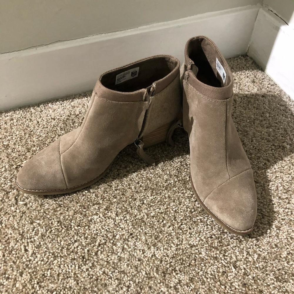 TOMS Taupe Gray Suede Women's Loren Booties
